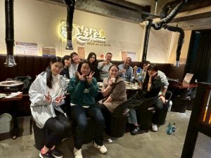 運動休閒與餐旅管理研究所在韓校友聚會。